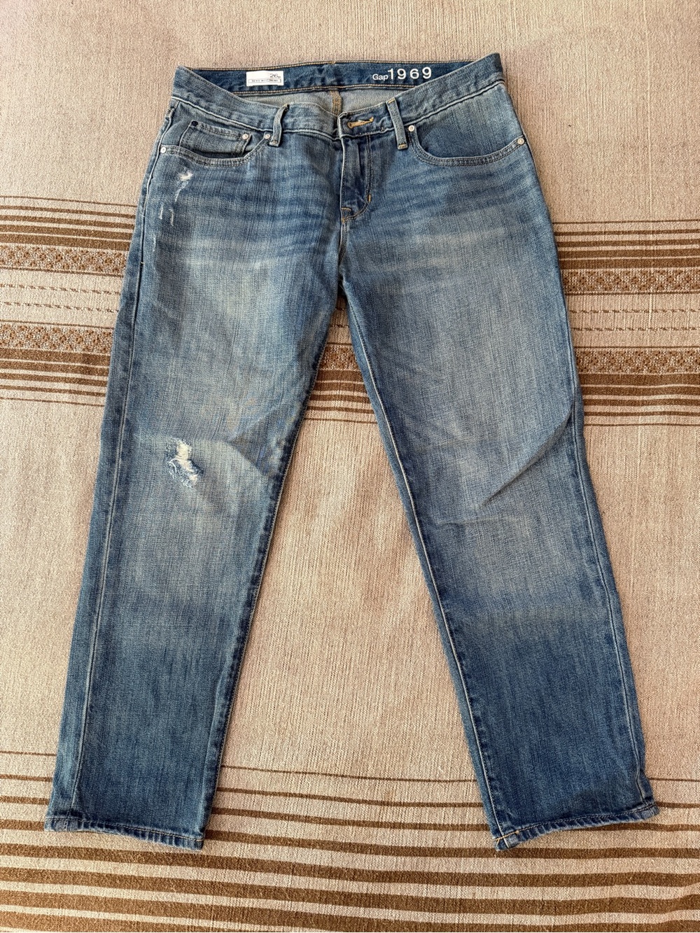 GAP Women's Medium Blue Faded Sexy Boyfriend Boot Cut Jeans size 26P